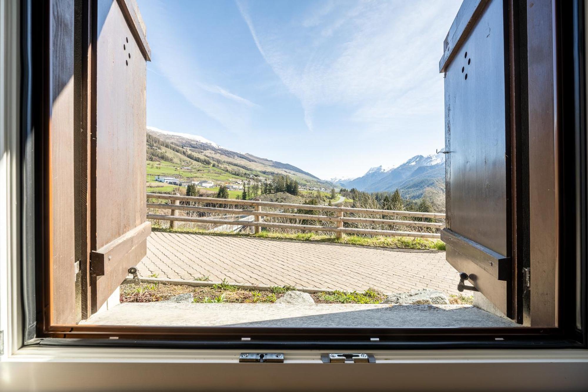 8001 Gemuetliche 2,5-Zimmer-Wohnung Mit Wunderschoenem Ausblick Richtung Scuol Vulpera Zewnętrze zdjęcie